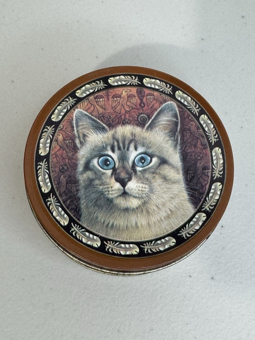 Round Tin 6 Cork Back Tin Coasters Lesley Anne Ivory Mau Mau Cats Birds 90s VTG